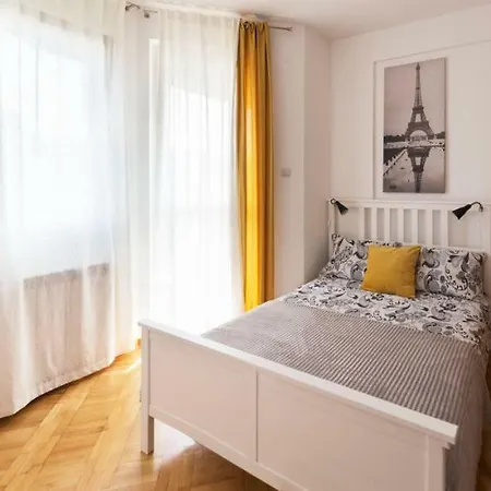 Apartment Strahinjica Bana *